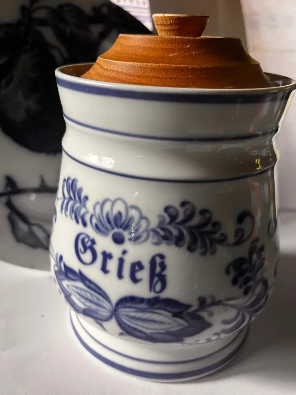 Blue Onion Grieb Flour Canister with Wooden Lid Wallendorf porcelain Jar